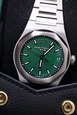 Girard-Perregaux Laureato Steel Green Dial